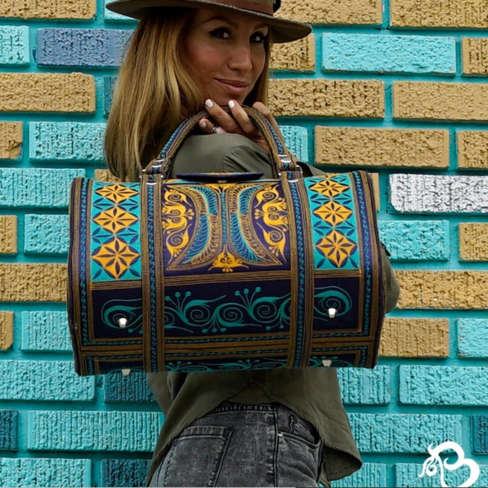 Unique Traditional Design - Rerebe Mini Weekender Bag - Picture 6 of 8